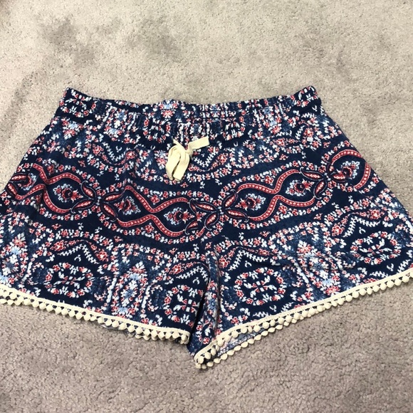patterned shorts - Picture 1 of 3